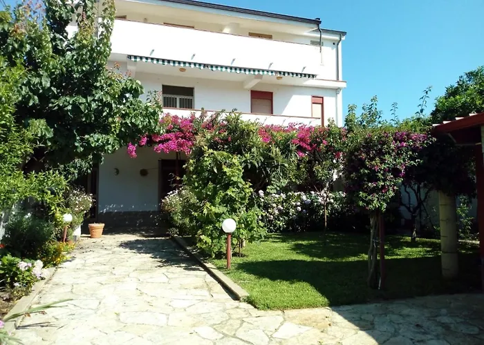 Eleonora Apartament *