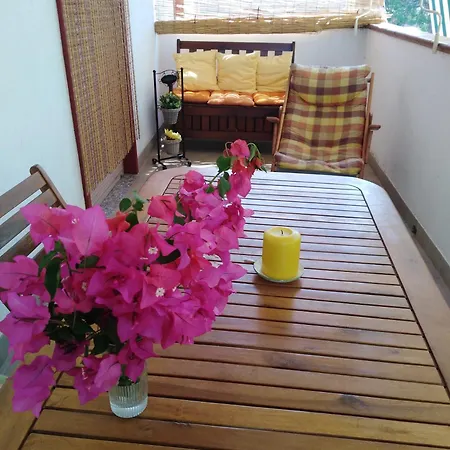 Eleonora Apartment *